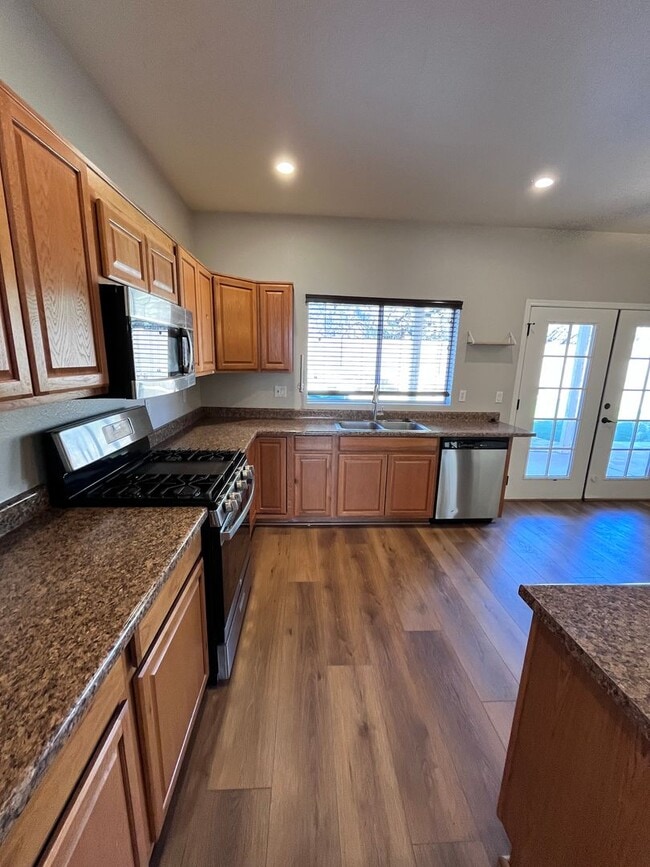 Building Photo - North East- 5 bedroom/ 2.5 bathroom single family home