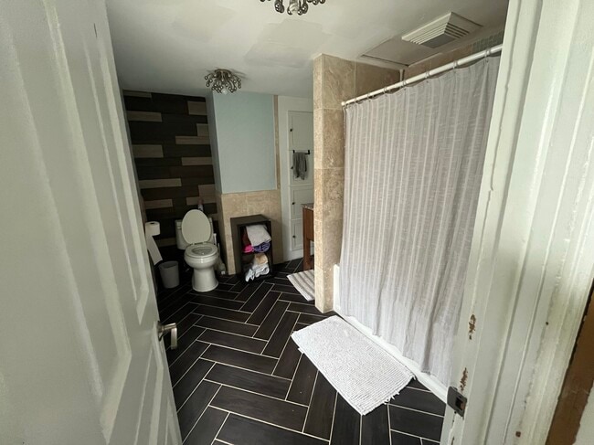 Building Photo - 221 N 1st St