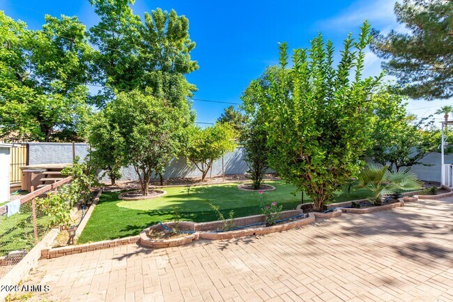 Building Photo - 1212 E McLellan Blvd