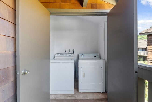 Building Photo - Stunning 1 Bedroom 1 Bath in Dana Point