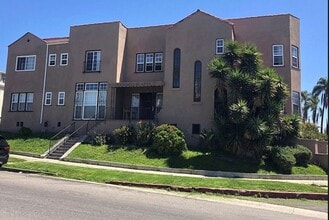 Building Photo - Mid-City Top Floor 2 Bedroom 1 Bath Gem