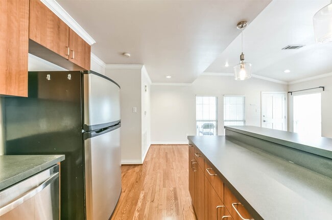 Building Photo - 2115 Lexington St