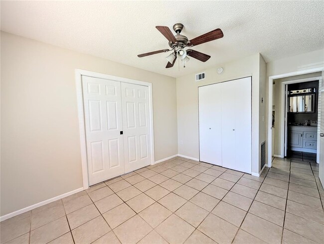 Building Photo - 1122 68th Ave Dr W