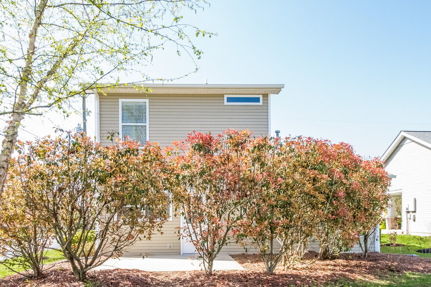 Building Photo - 2300 Crescent Valley Pl