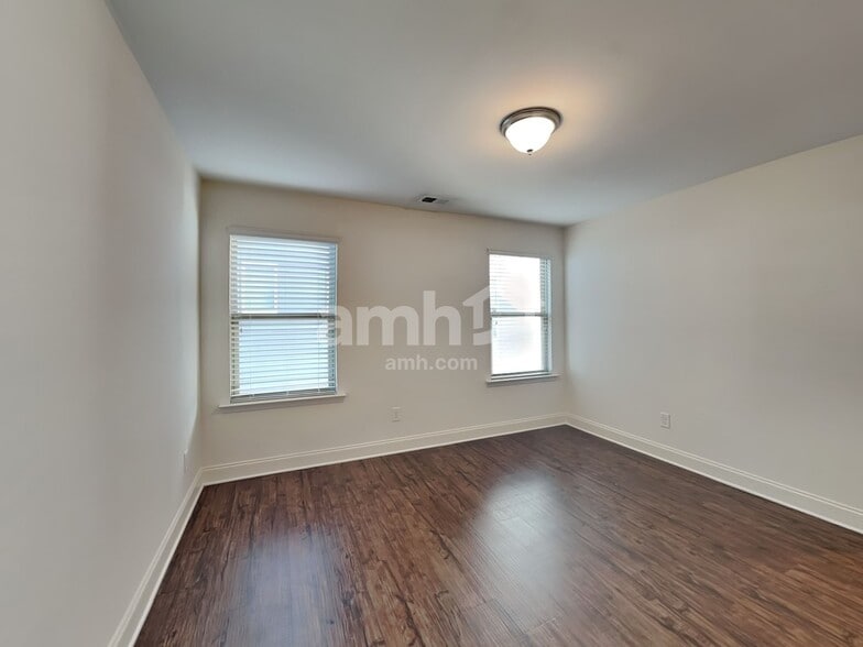 Building Photo - 1337 Weatherbrook Cir