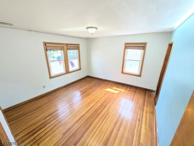 Building Photo - 471 Franklin Ave