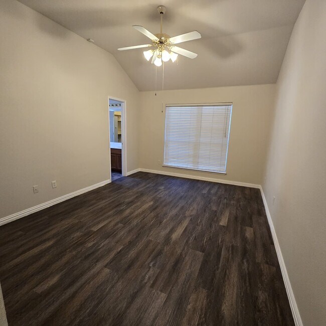 Building Photo - 10532 Braewood Dr