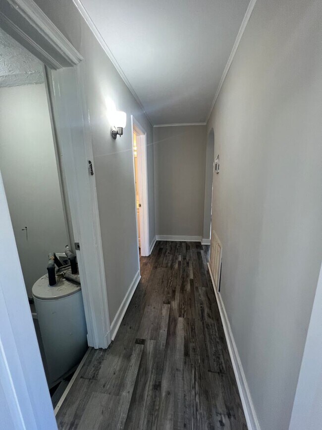 Building Photo - Adorable 3bdrm/1.5bth Cape-Cod  Located in Richmond's Southside!!  **NEWLY RENOVATED**
