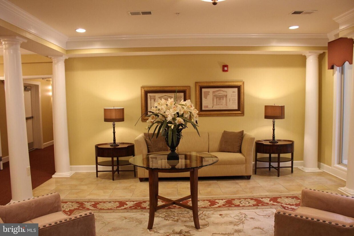 Building Photo - 213 Cornerstone Dr