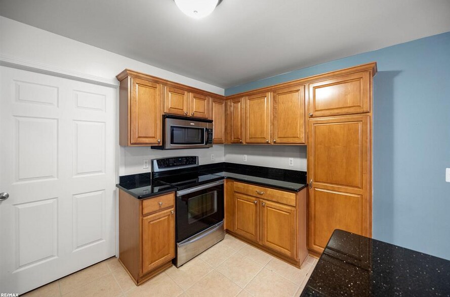 Building Photo - 14230 Moravian Manor Cir