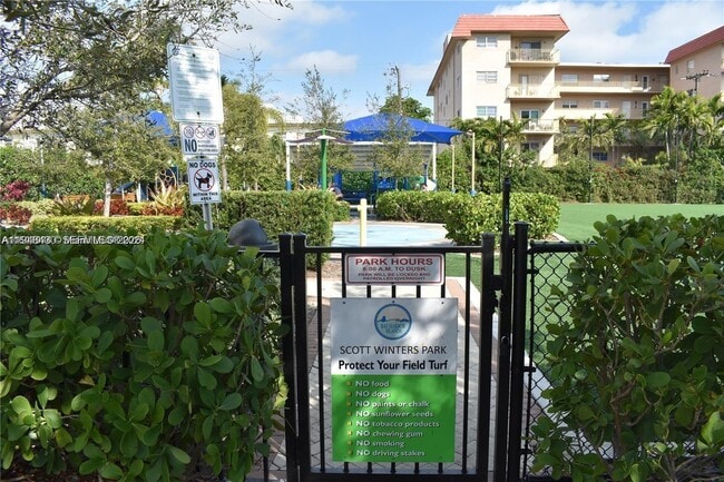 Building Photo - 9780 Bay Harbor Terrace