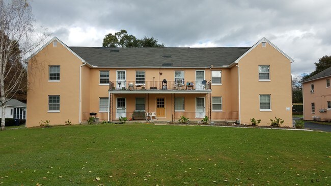 Primary Photo - 767 Roxbury Rd