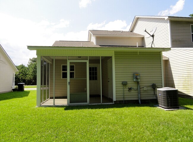 Building Photo - 1404 Old Folkstone Rd