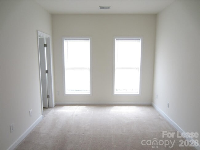 Building Photo - 216 Welton Way