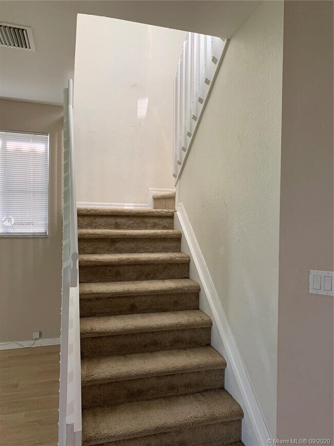 Building Photo - 6044 SW 19th Ct