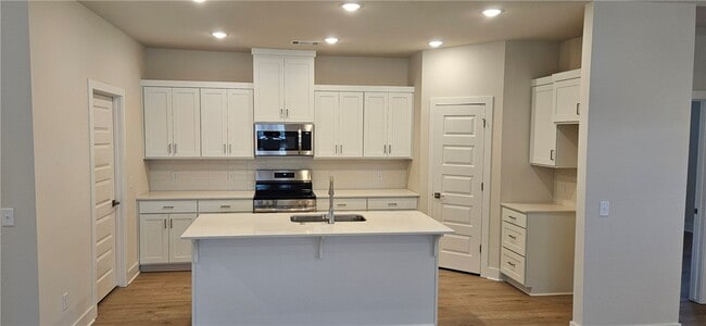 Building Photo - 488 S Calico Ave