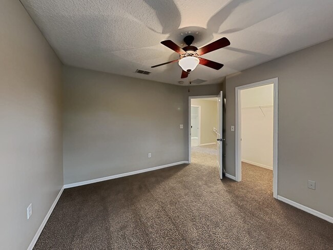 Building Photo - 3662 Lightview Ln