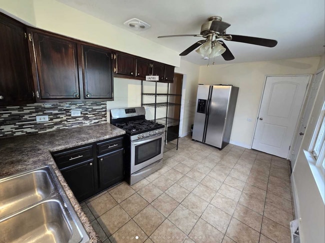 Building Photo - Charming 3-Bedroom Ranch with Modern Updates and Ample Parking