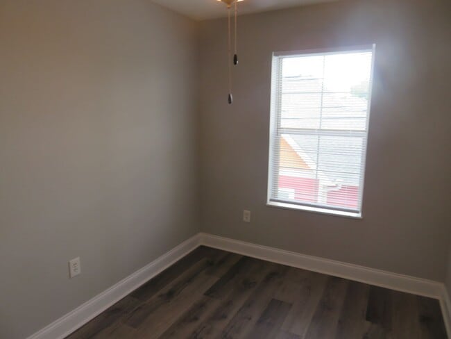 Building Photo - Available Fall 2026 - Partial lease for 2 available bedrooms