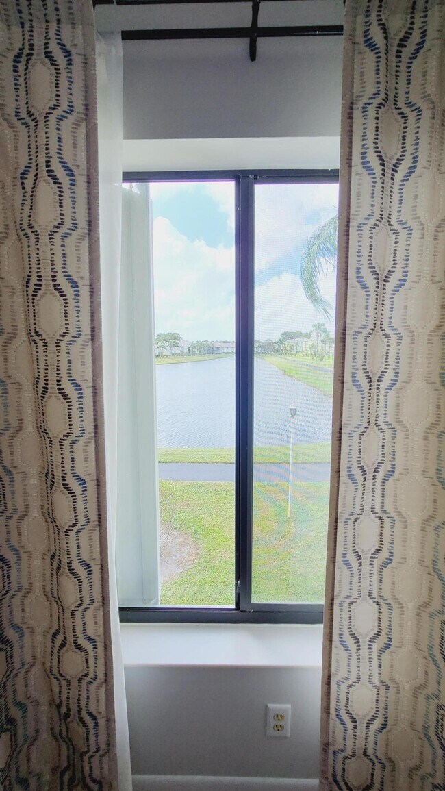 Building Photo - 1109 Green Pine Blvd