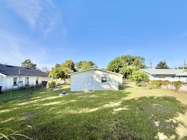 Building Photo - 1221 Jewel Ave