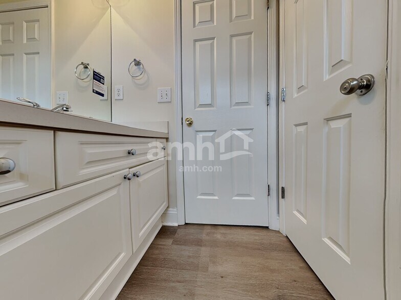 Building Photo - 112 Spalding Ln