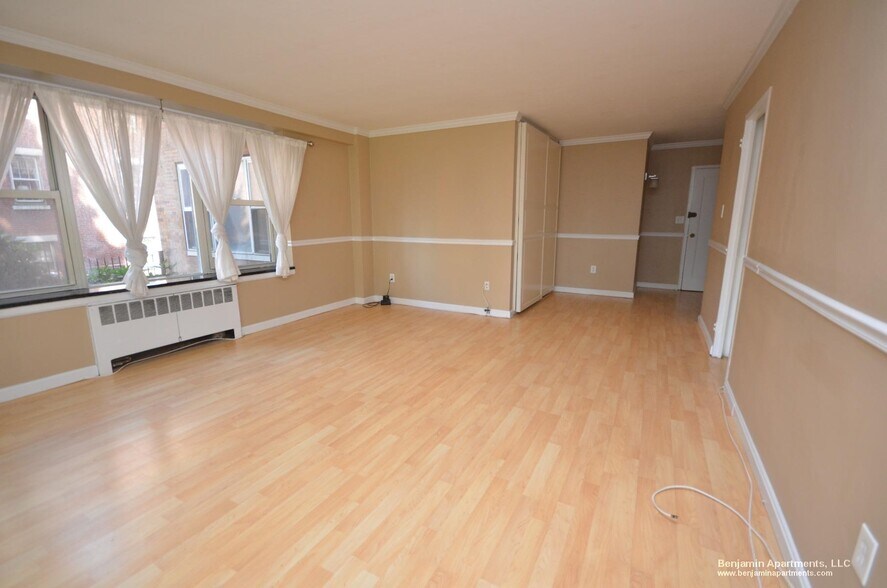 Building Photo - 145 Pinckney St