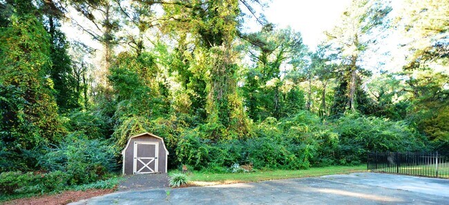 Building Photo - Water View, private wooded lot on dead end street!