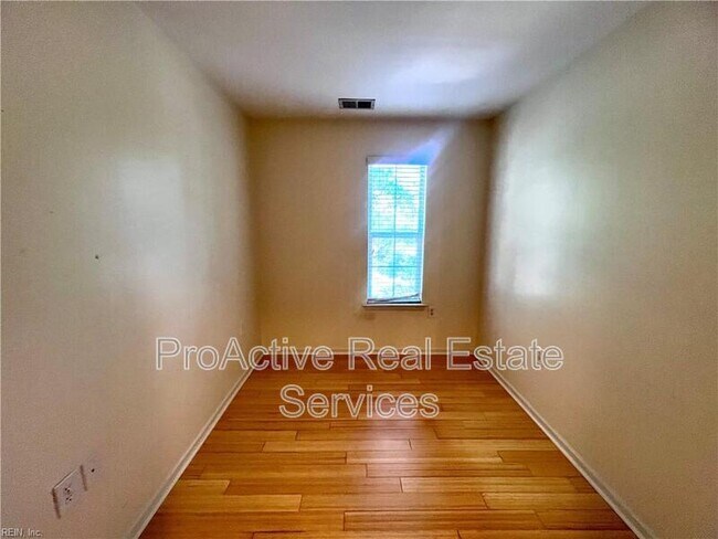 Building Photo - 4581 Duffy Dr