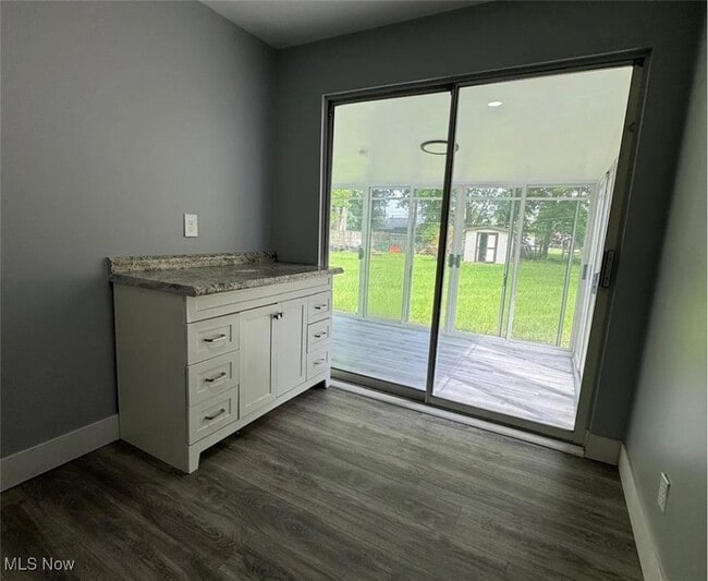Building Photo - 7843 Emery Cir