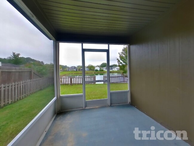 Building Photo - 1940 Hunters Trace Cir