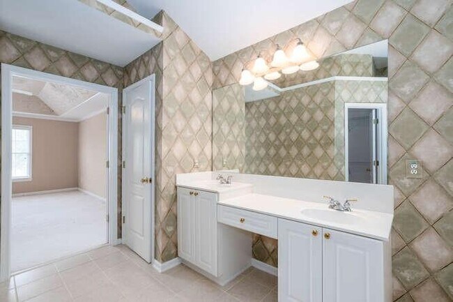 Building Photo - 1661 Stilesboro Ridge Dr NW