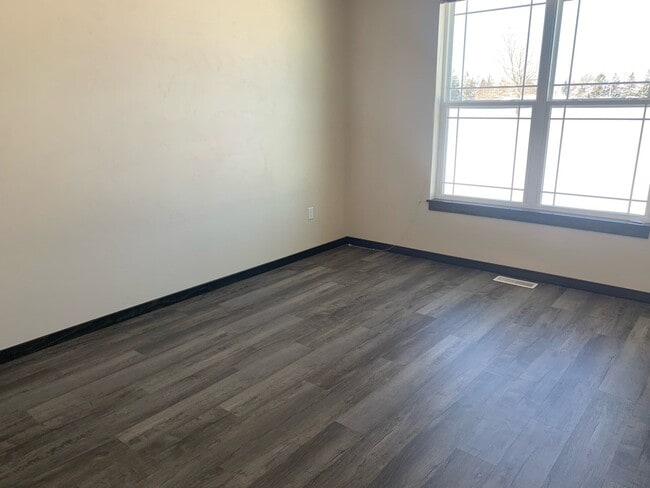 Building Photo - 2126 Zimmer Dr