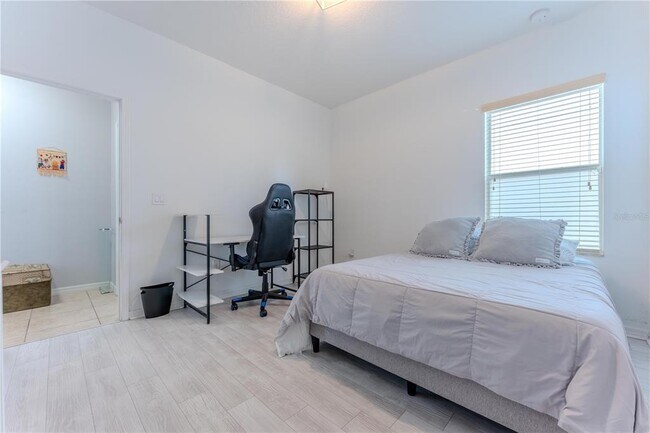 Building Photo - 3052 Youngford St