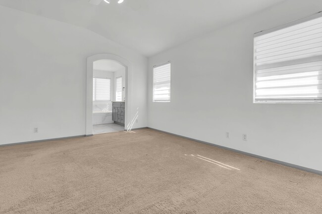 Building Photo - 5764 Kylie Ave