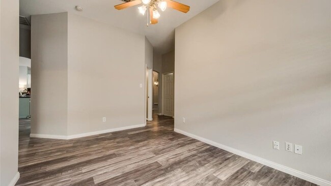 Building Photo - 1021 Cottontail Dr