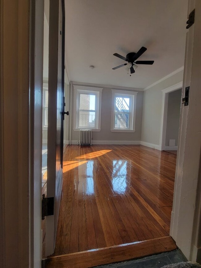 Building Photo - VERU NICE 1 bed in Allston...