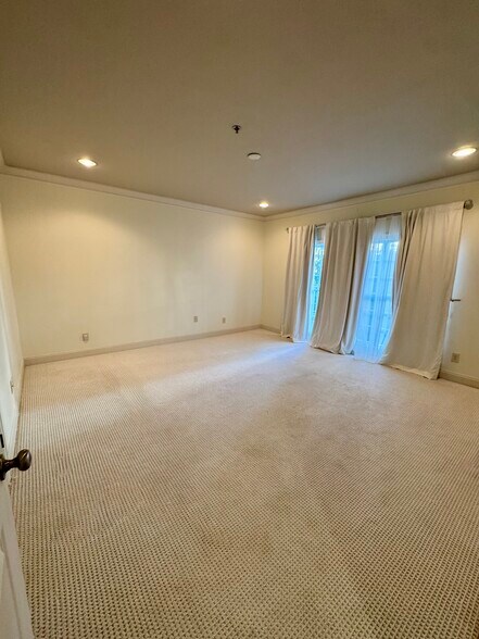 Building Photo - 3038 Massey Rd