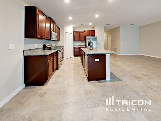 Building Photo - 1748 Broad Winged Hawk Dr