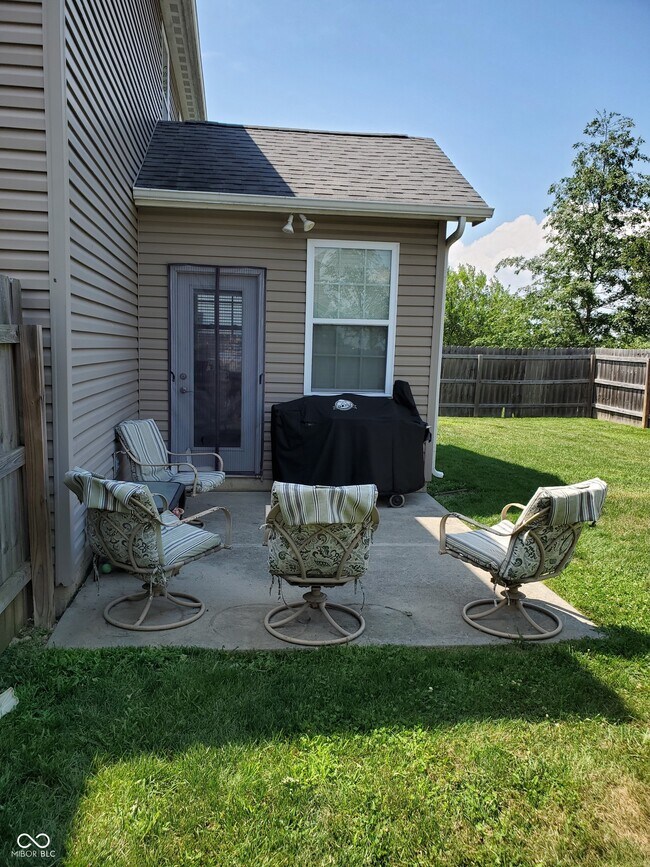 Building Photo - 1744 Cold Springs Dr