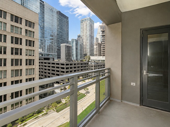 Building Photo - 130 N Garland Ct