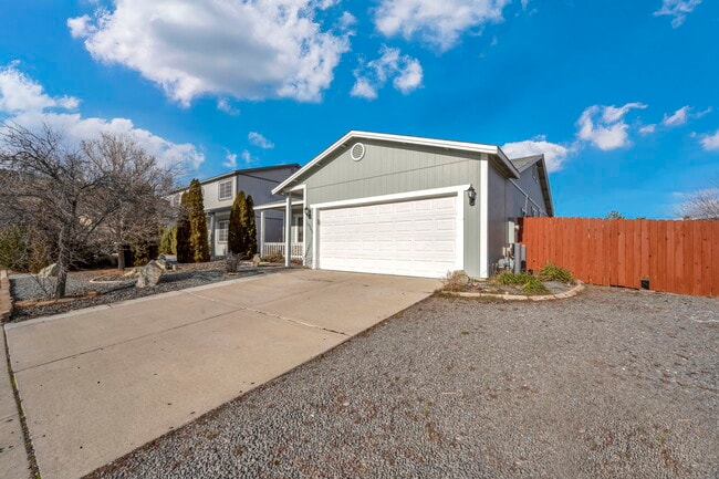 Building Photo - 17765 Oakview Ct