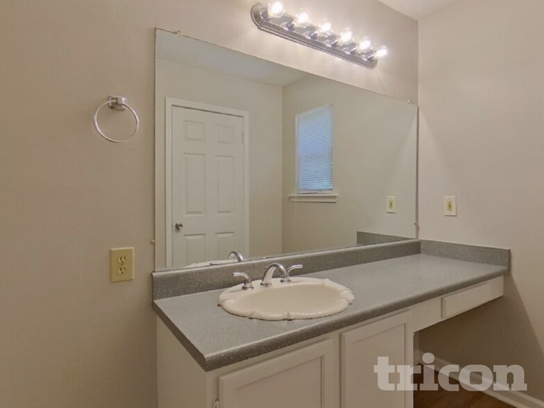 Building Photo - 259 Brooks St