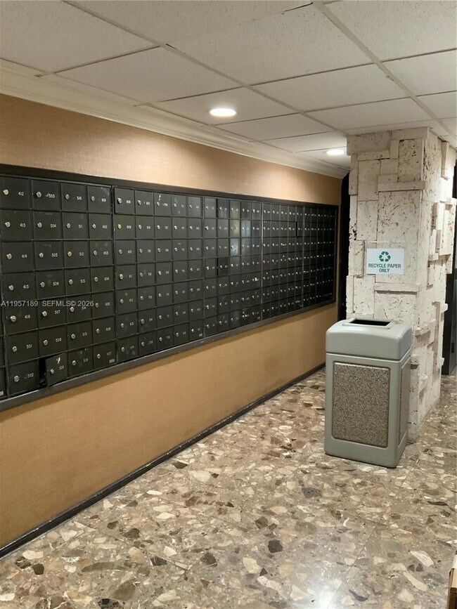 Building Photo - 1470 NE 123rd St