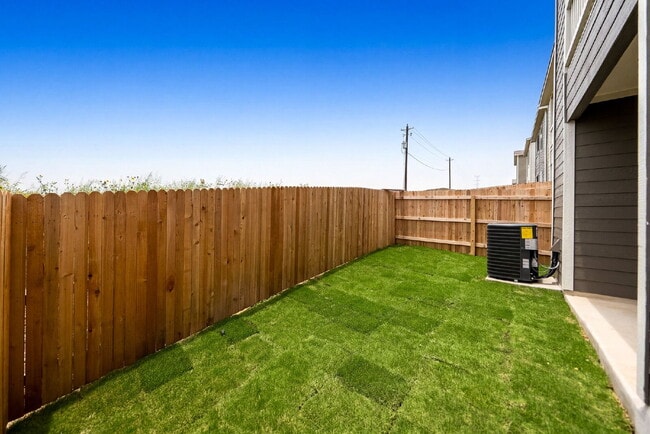 Building Photo - New Construction. Immediate Move In