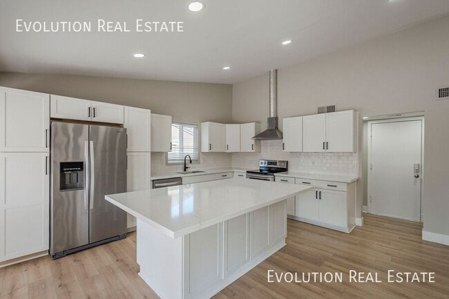 Building Photo - 6443 E Sandra Terrace