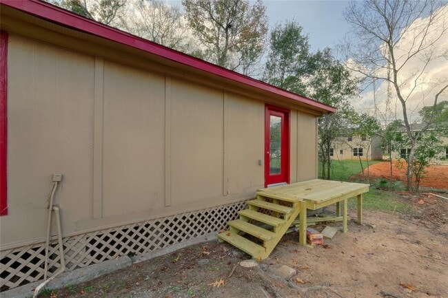 Building Photo - 1102 Yellowstone River Rd