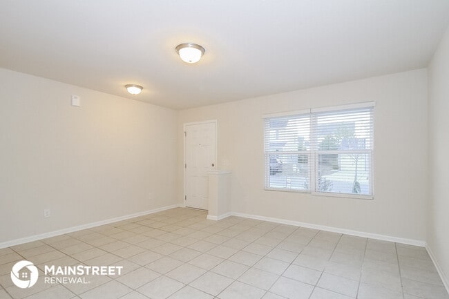 Building Photo - Your Dream Home Awaits!