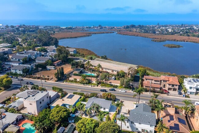 Building Photo - 2464 Jefferson St