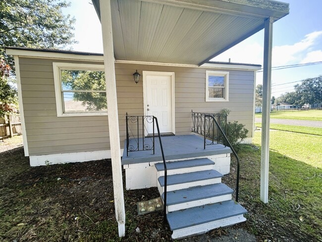 Building Photo - 2501 Delille St